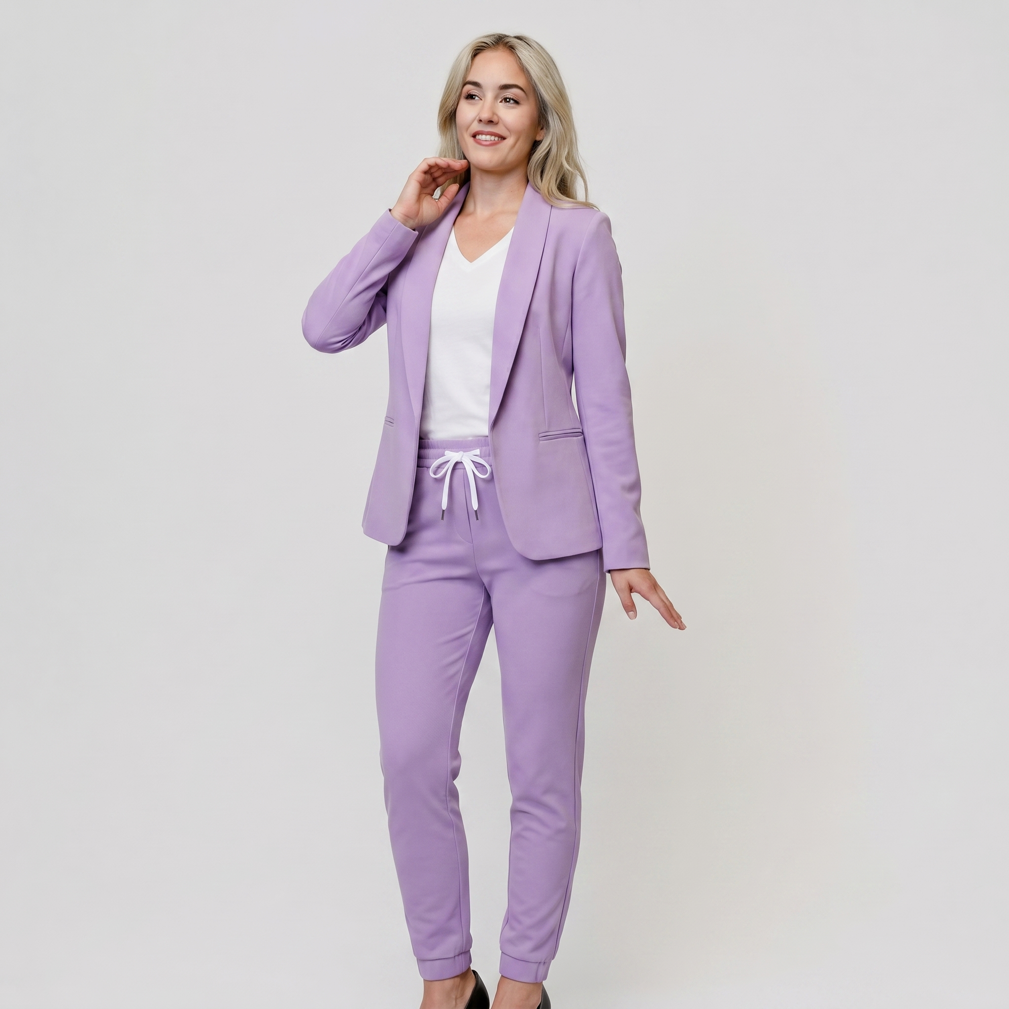 Chic Women's Suit Set – Elegant Blazer and Jogger Trousers with Slim Fit Stretch Fabric 3