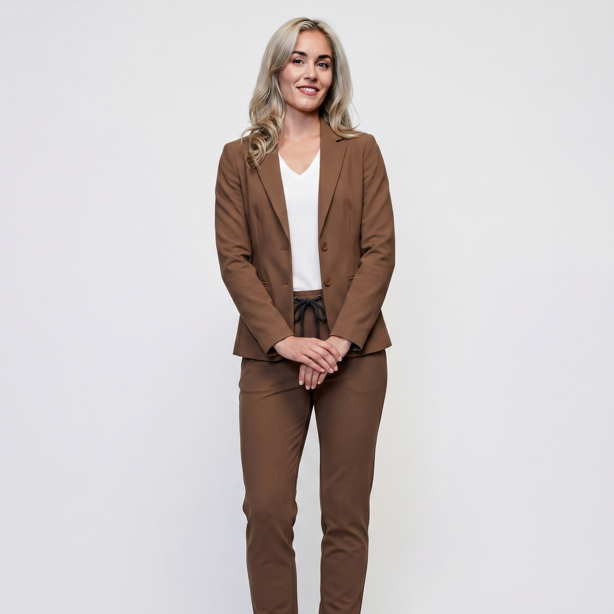 Chic Women's Suit Set – Elegant Blazer and Jogger Trousers with Slim Fit Stretch Fabric 4