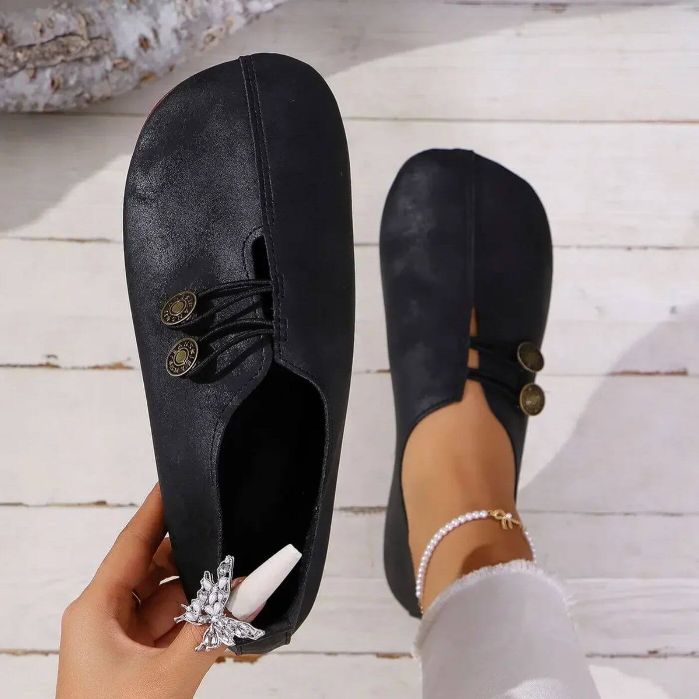 Comfortable Slip-On Shoes – Cushioned Insole Retro Round Toe Design