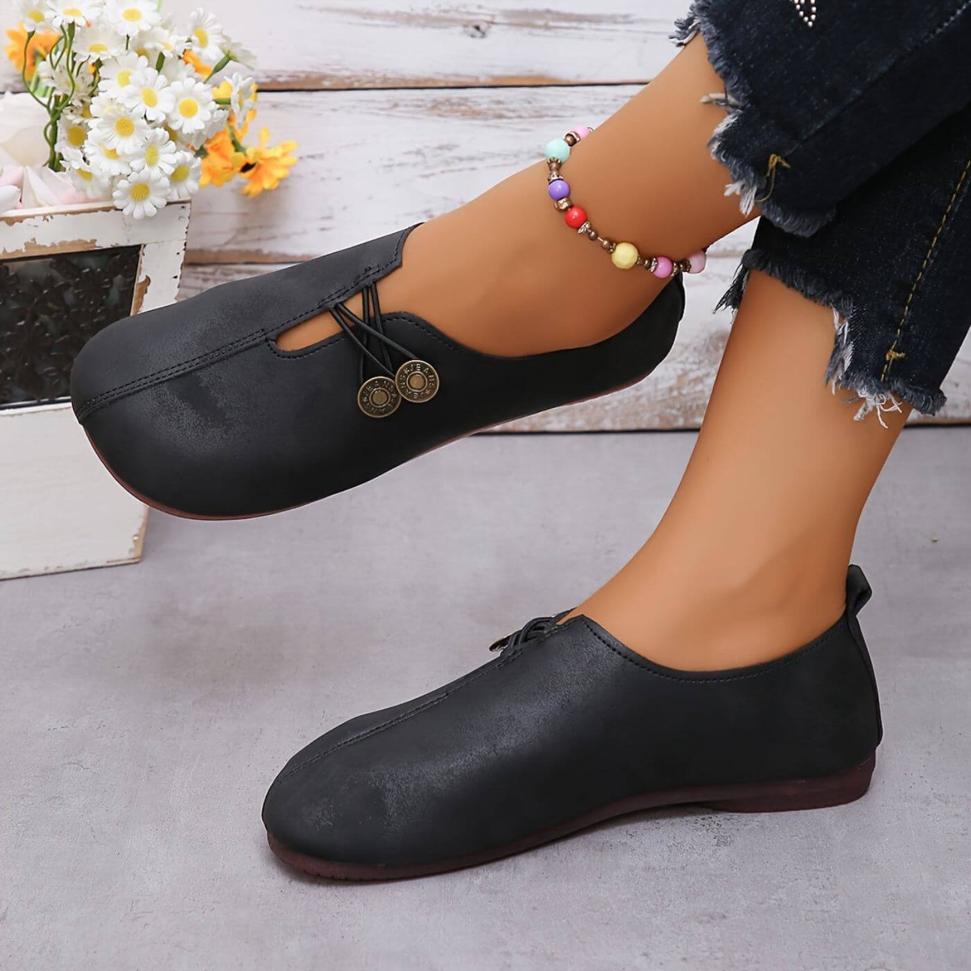 Comfortable Slip-On Shoes – Cushioned Insole Retro Round Toe Design