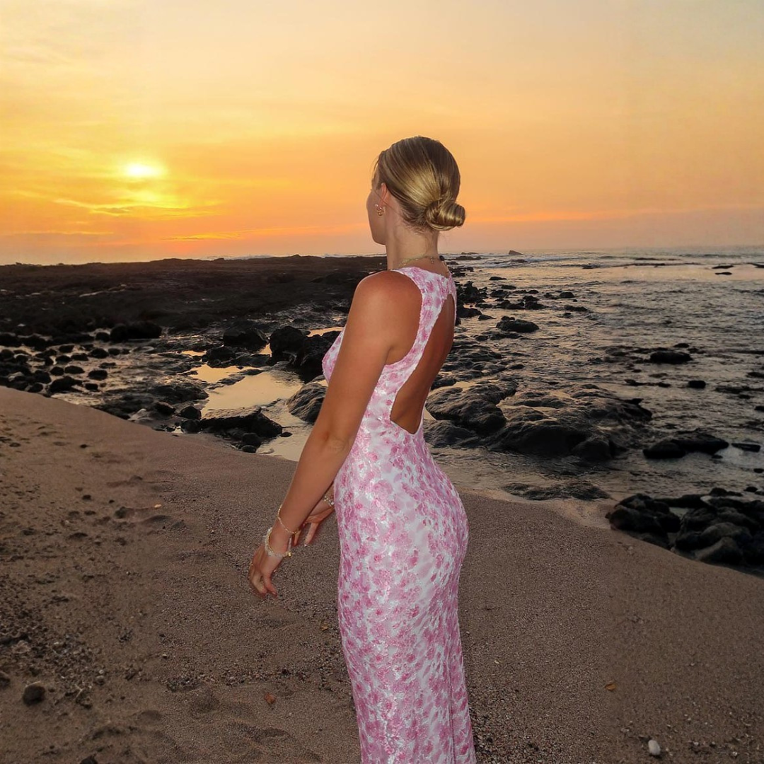 Elegant Women's Floral Maxi Dress – Fitted Silhouette with V-Neckline For Wedding Events
