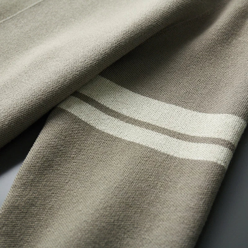 Men’s Stripe Pattern Cardigan with Ribbed Cuffs and Pockets