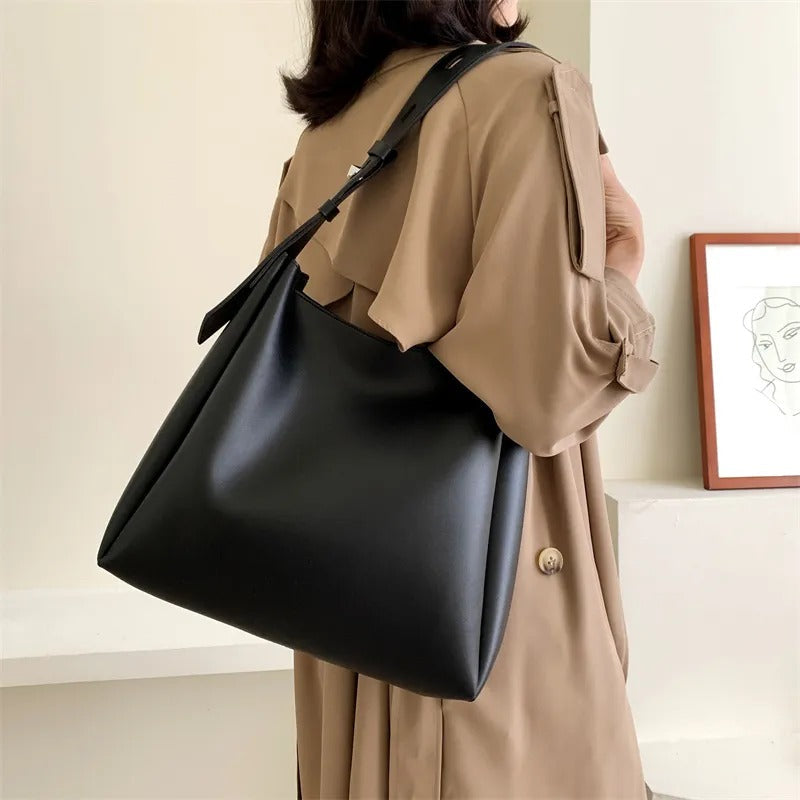 Women’s Vegan Leather Shoulder Bag with Adjustable Buckle Strap – Minimalist Everyday Tote