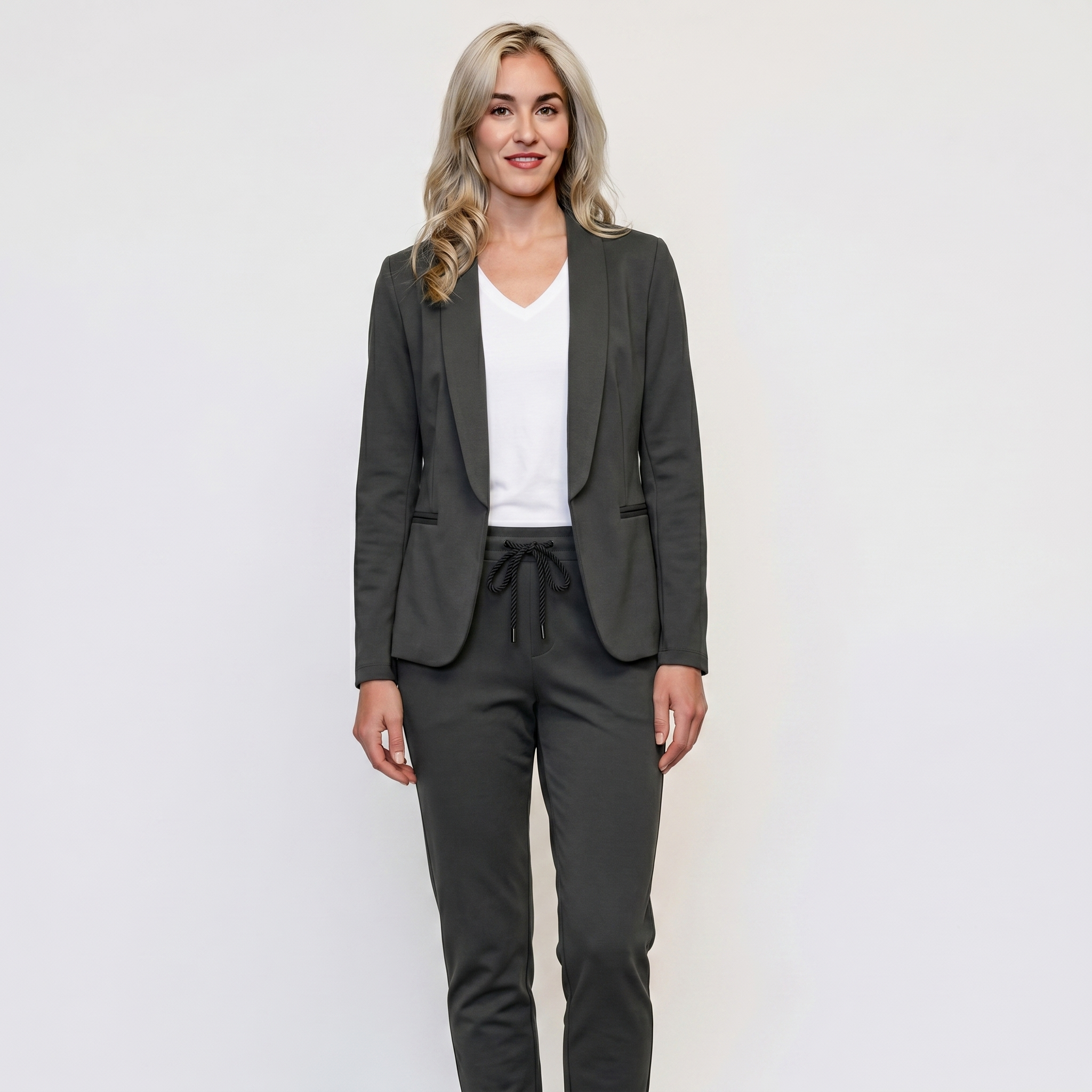 Chic Women's Suit Set – Elegant Blazer and Jogger Trousers with Slim Fit Stretch Fabric 1