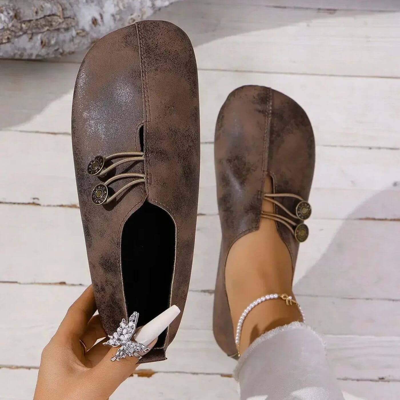 Comfortable Slip-On Shoes – Cushioned Insole Retro Round Toe Design