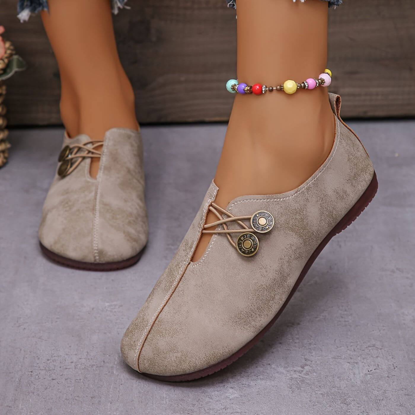 Comfortable Slip-On Shoes – Cushioned Insole Retro Round Toe Design