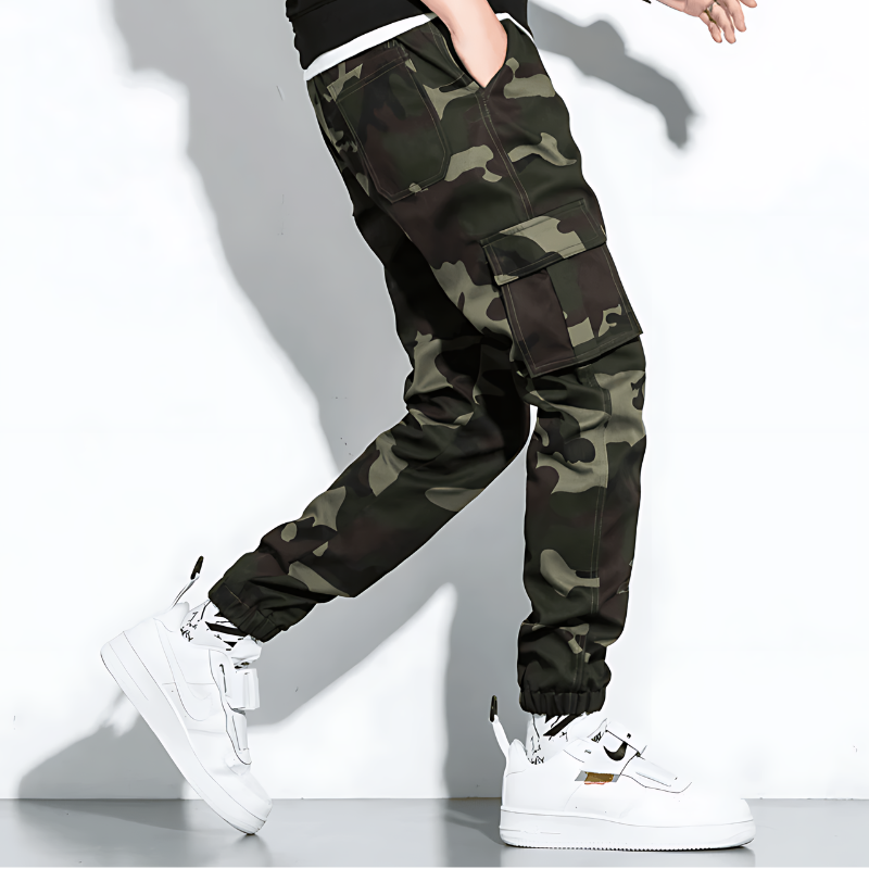 Men's Slim Fit Camouflage Cargo Joggers with Tapered Legs and Functional Pockets 1