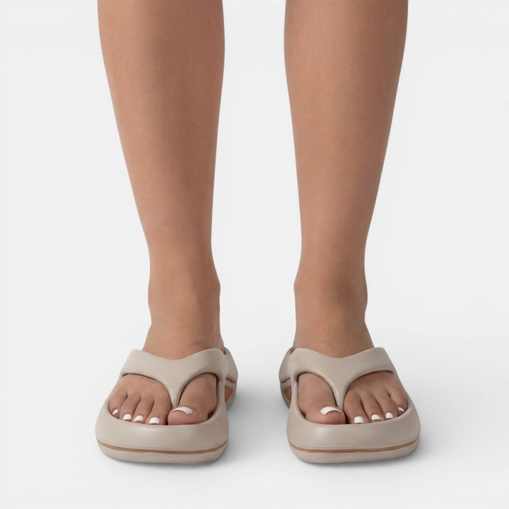 Women's Chunky Platform Flip-Flops with Cushioned Wave Sole 6