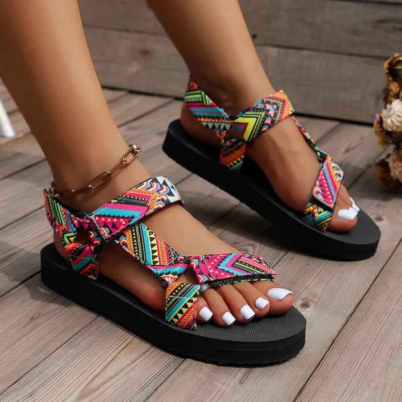 Youthful Summer Casual Flat Sandals with Rubber Sole and Vibrant Color Block Design 2